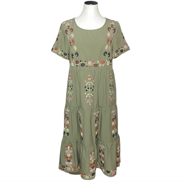 CURVEDREAM Floral Embroidery Tiered Midi Dress - Picture 11 of 11